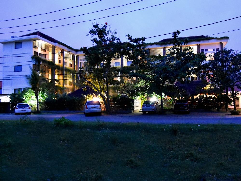Ganga Hotel & Apartment Dempassar Exterior foto